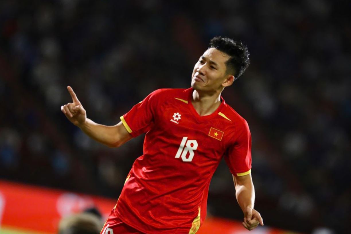 Tuyển Việt Nam thắng Thái Lan 2-0 trên sân khách