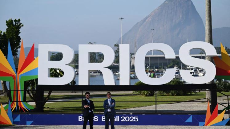 Nhà kinh tế Sachs: BRICS có thể ngăn chặn mối đe dọa 