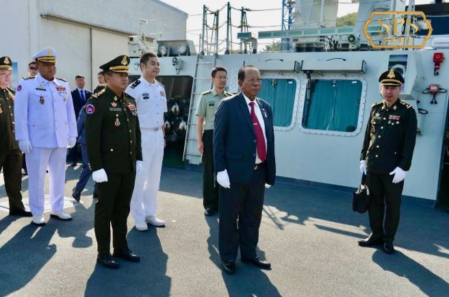 1 trong 2 món quà siêu 'khủng' do Trung Quốc tặng Campuchia đã hoàn thành, đích thân quan chức cấp cao của Phnom Penh kiểm tra