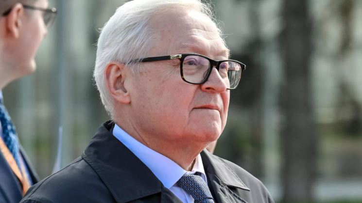 Pháp và Anh đang dẫn đầu phe hiếu chiến