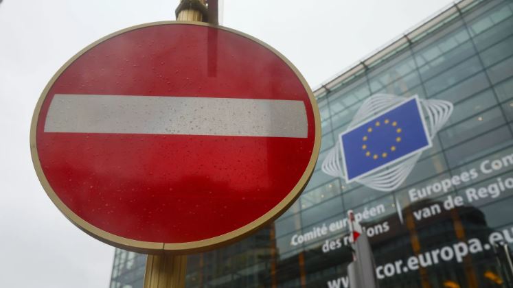 Ukraina dẫn dụ EU vào bẫy như thế nào?