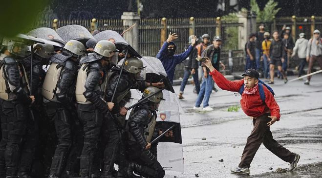 Chuyên gia cảnh báo về nguy cơ bùng nổ làn sóng cách mạng màu ở Đông Nam Á