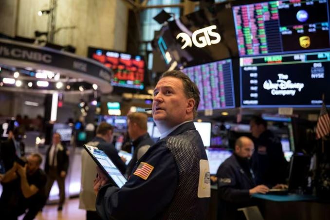 Nasdaq bật tăng, chứng khoán Mỹ phân hóa