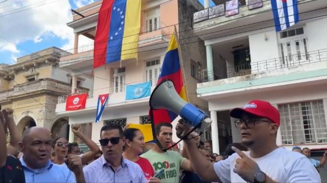 Người dân Cuba xuống đường tuần hành, phản đối chính sách của Mỹ đối với Venezuela