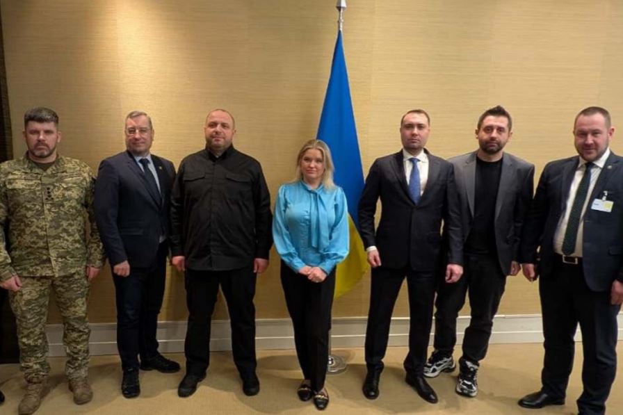 Đoàn đàm phán của Ukraine đến Mỹ, Nga giành ưu thế ở Kostiantynivka