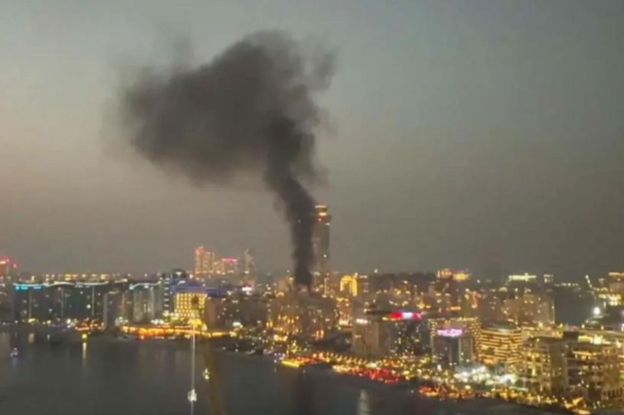 Giới nhà giàu Dubai tưởng nhầm tên lửa Iran là pháo hoa