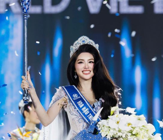 Tân Miss World Vietnam 2025: Sắc vóc nổi bật, biết 2 ngoại ngữ
