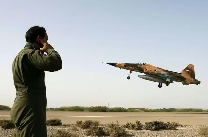 Khó tin: Tiêm kích Iran xuyên thủng hệ thống phòng không để ném bom căn cứ không quân Mỹ