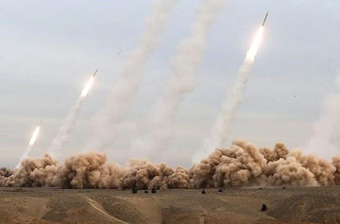 Iran phóng tên lửa tấn công các căn cứ của Mỹ tại Jordan và UAE