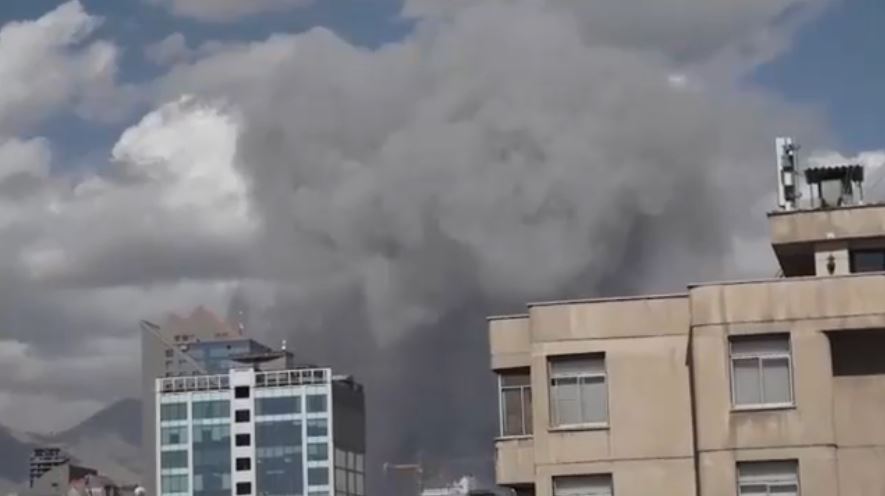 Khói đen bao phủ Tehran trong ngày không kích thứ hai