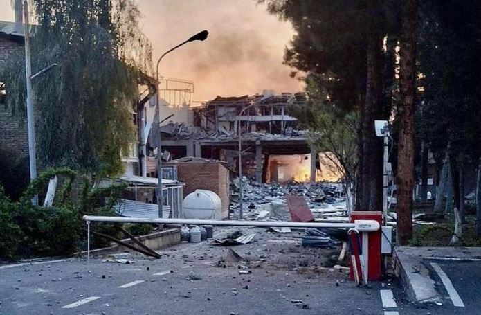 Chiến sự Trung Đông ngày 2-4: Iran phủ 'lều lửa' lên Israel, Viện Pasteur Tehran thành đống đổ nát