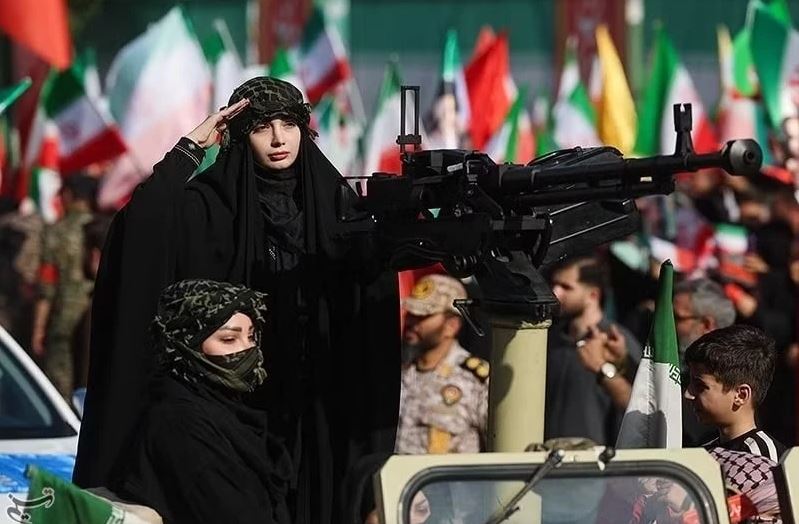 Người Iran xuống đường, tuyên bố sẵn sàng chiến đấu
