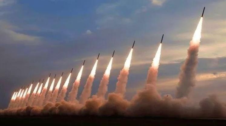 Iran phóng 10 tên lửa mang đầu đạn nặng hơn 1 tấn về phía Israel