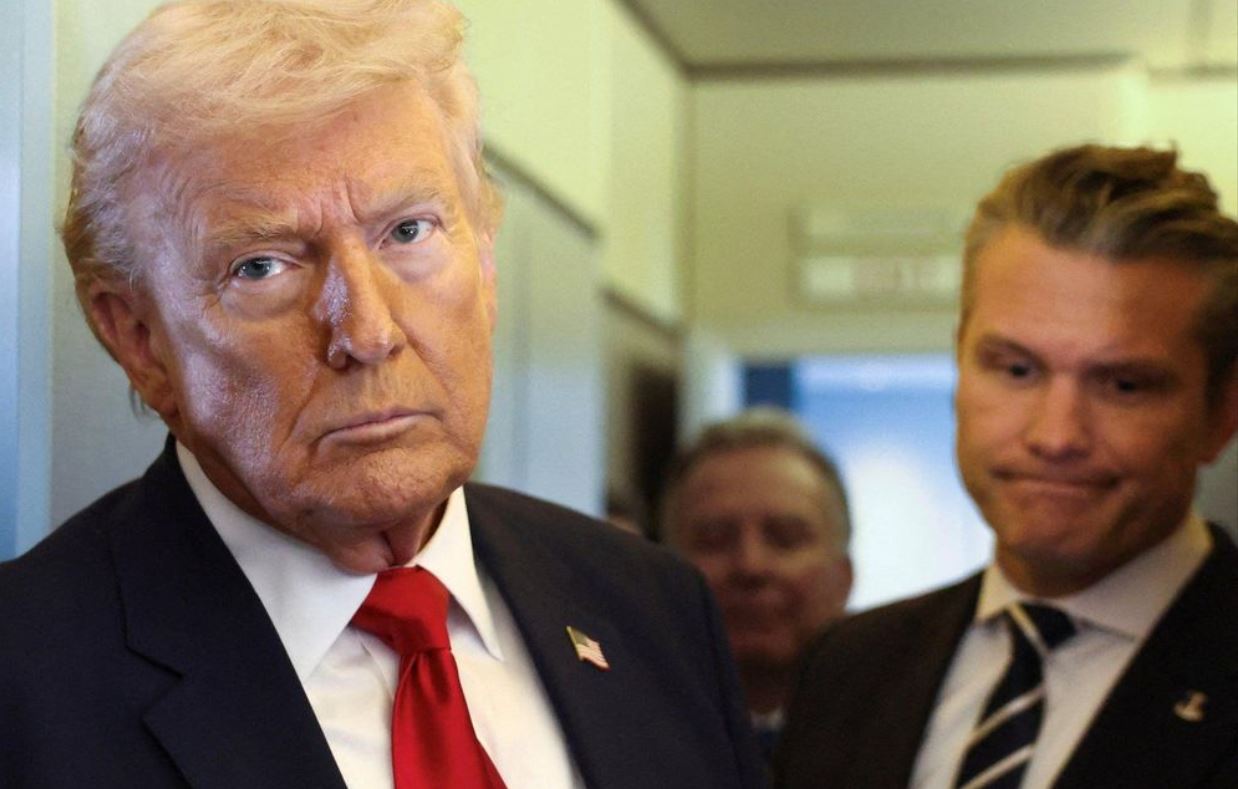 Ván bài quá muộn của ông Trump