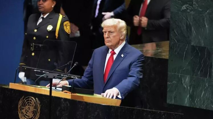 Ông Trump thừa nhận sức mạnh quân sự đáng nể của Nga