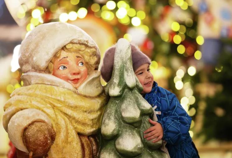 Năm Mới ở Nga: Các thành phố chuẩn bị cho lễ hội mùa đông như thế nào