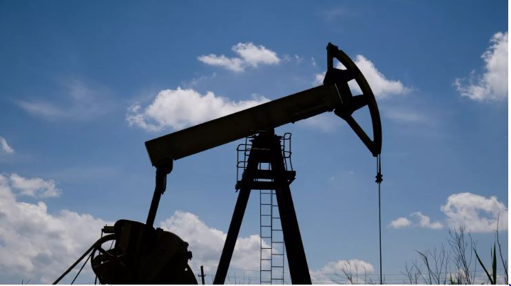 Chuyên gia: Các lệnh trừng phạt mới của EU đối với Nga sẽ chỉ đẩy giá dầu toàn cầu lên cao