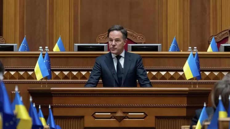 Tổng Thư ký NATO rơi vào tình huống nguy hiểm tại Kiev