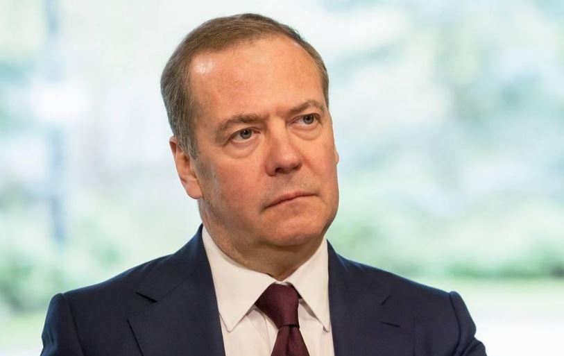 Ông Medvedev: Các nước NATO bắn hạ UAV Nga ở Ukraine đồng nghĩa chiến tranh với Moscow