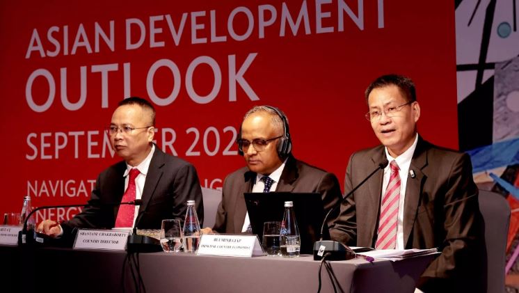 ADB: Tăng trưởng GDP Việt Nam gấp gần 4 lần Thái Lan