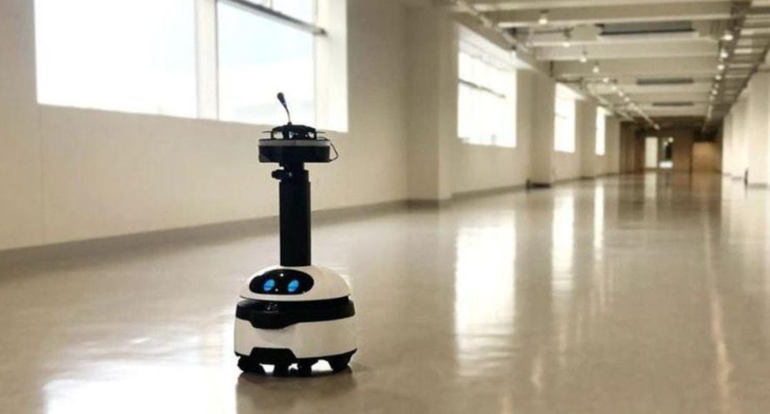 Sân bay Nhật Bản tăng cường an ninh bằng robot AI, hướng dẫn khách 4 ngôn ngữ