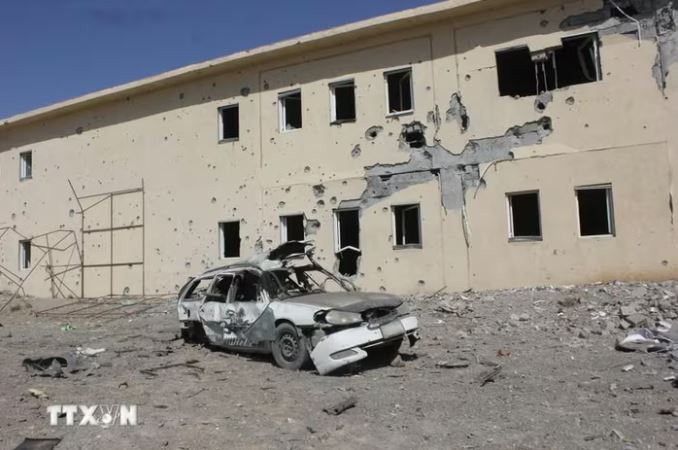 Afghanistan tấn công căn cứ quân sự của Pakistan khiến 14 người thiệt mạng