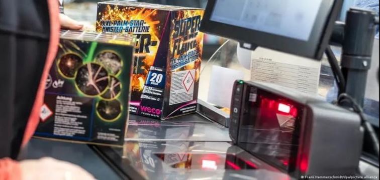 Đức: Tranh cãi xung quanh việc cá nhân đốt pháo hoa dịp Năm mới