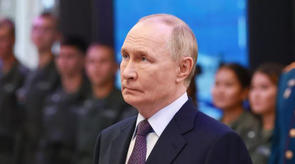 Tổng thống Nga Putin phát biểu về tầm quan trọng của xưởng đóng tàu Zvezda