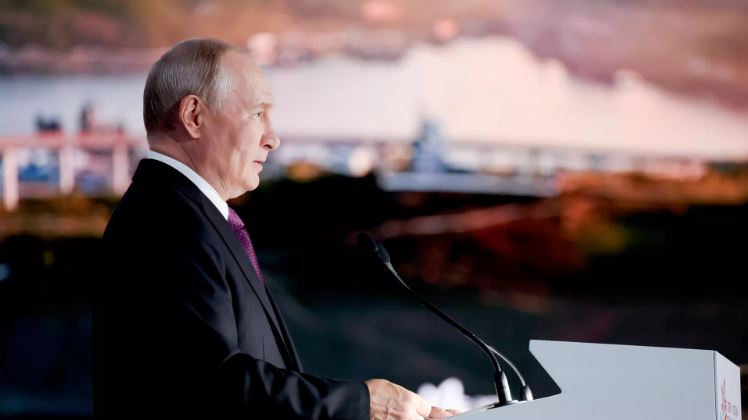 Ông Putin đã ra lệnh tạm ngừng các cuộc tấn công vào Kiev trong ba ngày, bắt đầu từ nửa đêm nay