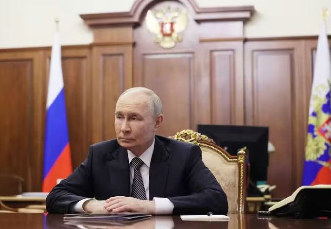 Tổng thống Nga Putin tặng bốn con hổ cho nước láng giềng