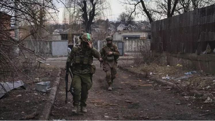 Lãnh đạo LNR: Ukraina tấn công tòa nhà công ty viễn thông, có thể còn người mắc kẹt dưới đống đổ nát
