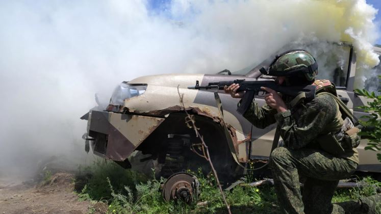 BQP: Nga tấn công 11 cuộc quy mô lớn và theo nhóm vào công nghiệp quốc phòng Ukraina trong tuần qua