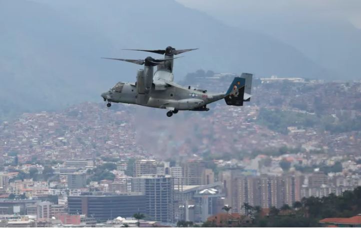 Mỹ tập trận quân sự trên không phận thủ đô của Venezuela