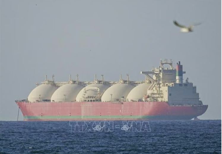 Tàu chở dầu được Mỹ hộ tống bị Iran tấn công ở eo biển Hormuz