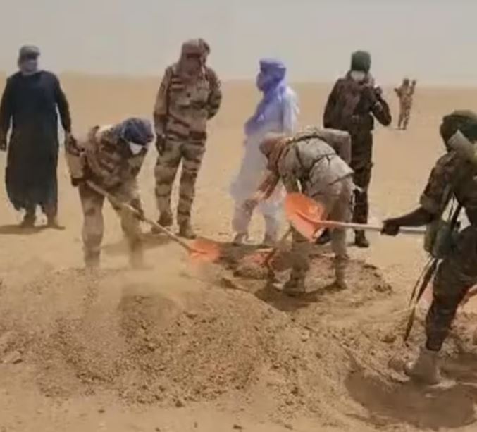 Thảm kịch gần 50 người chết khát khi xe tải hỏng giữa sa mạc Sahara