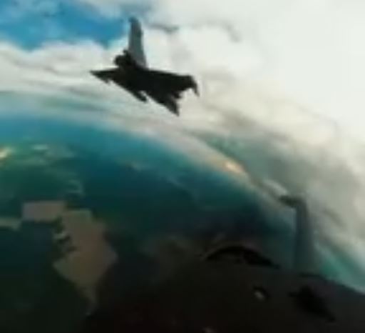 Khoảnh khắc tiêm kích Rafale Pháp đối đầu với Su-35 Nga ở khoảng cách 'nghẹt thở'