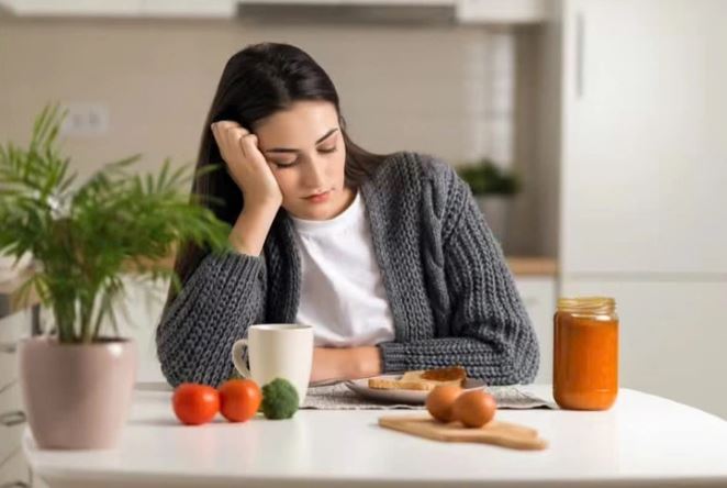 Thói quen bỏ bữa sáng ảnh hưởng gì đến sức khoẻ tuổi trung niên?