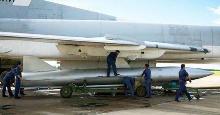 Tên lửa siêu thanh Kh-22 và Kh-32 của Nga đặt Ukraine trước thách thức phòng không lớn