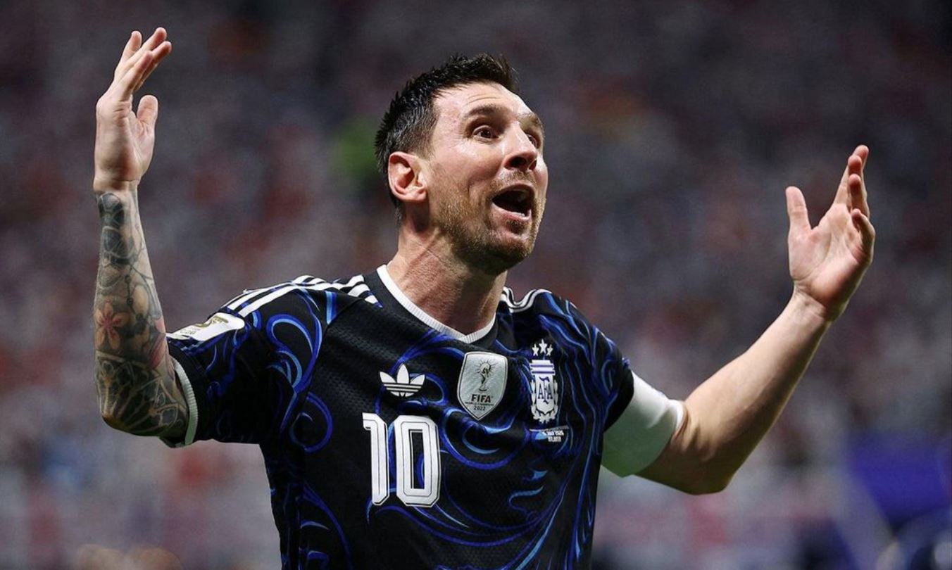 Messi kiến tạo 2 bàn trong 6 phút, Argentina ngược dòng thắng Anh 2-1