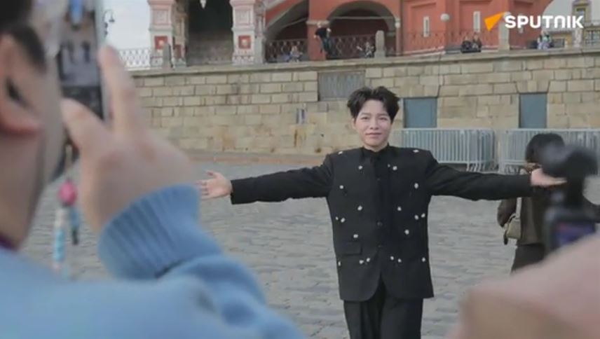 Thí sinh tham gia thi Intervision từ Việt Nam đã đến thăm Quảng trường Đỏ