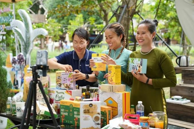 Thương mại điện tử 'đổi cuộc chơi': Giá rẻ không còn đủ để giữ khách