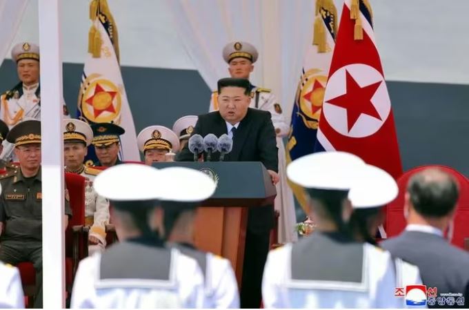 Ông Kim Jong Un trực tiếp giám sát thử nghiệm vũ khí, tăng cường 'thế trận tấn công hủy diệt'
