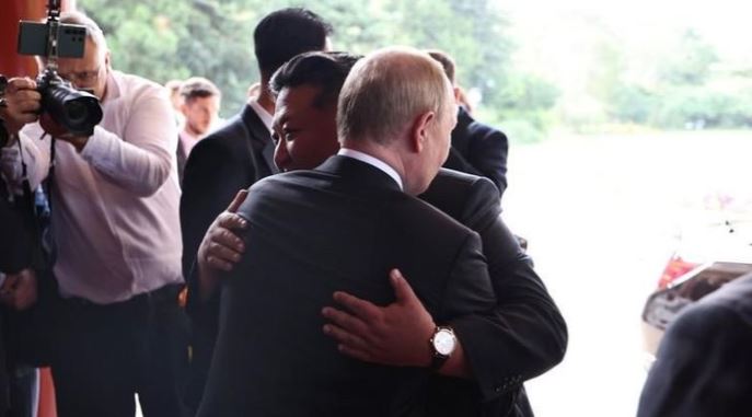 Ông Kim Jong-un cam kết Triều Tiên sẽ tiếp tục hỗ trợ Nga