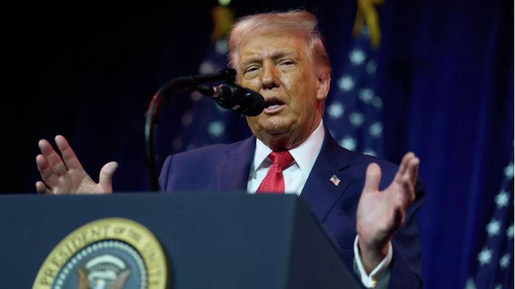 WSJ: Tổng thống Mỹ Trump xem xét khả năng tiến hành đòn tấn công hạn chế ban đầu nhằm vào Iran