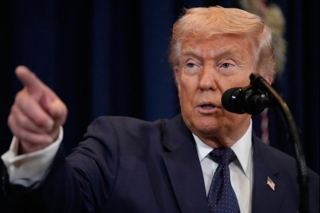 Ông Trump: Iran sẽ hứng đòn 'mạnh gấp 20 lần' nếu chặn dầu qua eo biển Hormuz