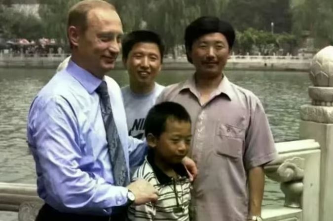 Cuộc hội ngộ khó tin sau 25 năm giữa ông Putin và cậu bé ở công viên Bắc Hải