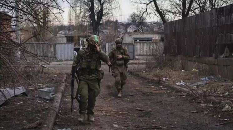 Lính Ukraina bán những món đồ đánh cắp ở DNR trong các cửa hàng đồ cũ ở Châu Âu