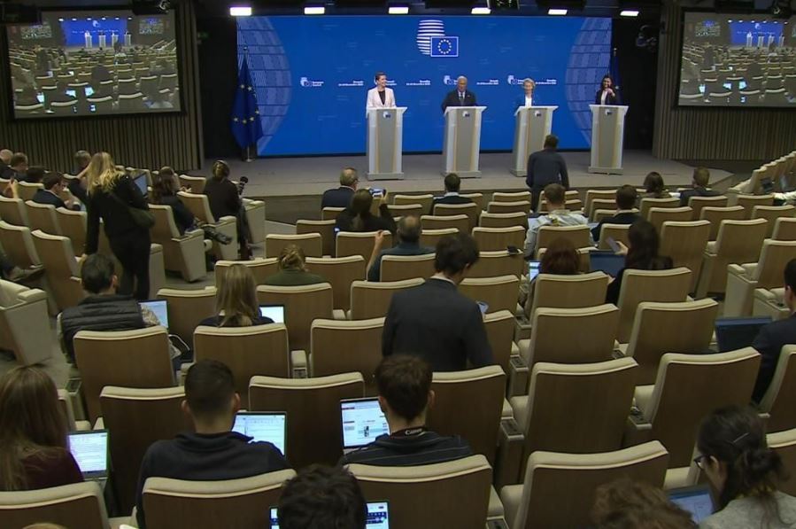 EU nhất trí cho Ukraine vay 105 tỷ USD, không dùng tài sản đóng băng của Nga