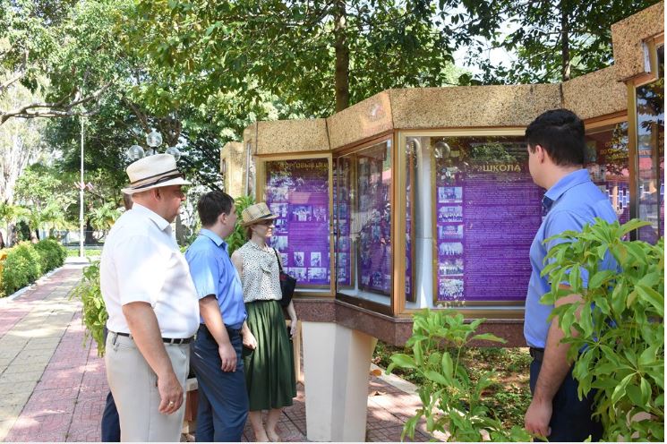 Một “làng Nga” rất gần giữa lòng phố biển