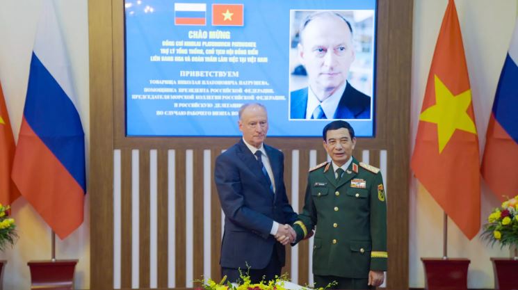 Nga và Việt Nam ký kế hoạch hợp tác trong lĩnh vực biển đến năm 2030